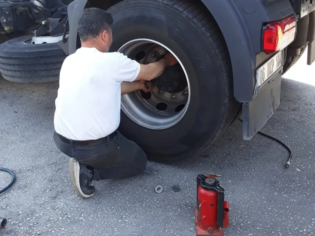 Ladik Oto Lastikçi